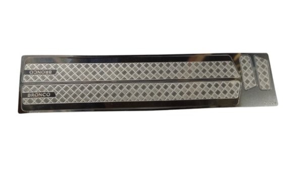 画像2: メタルローッカープレート　TRX4 82046-4 ブロンコ (2)